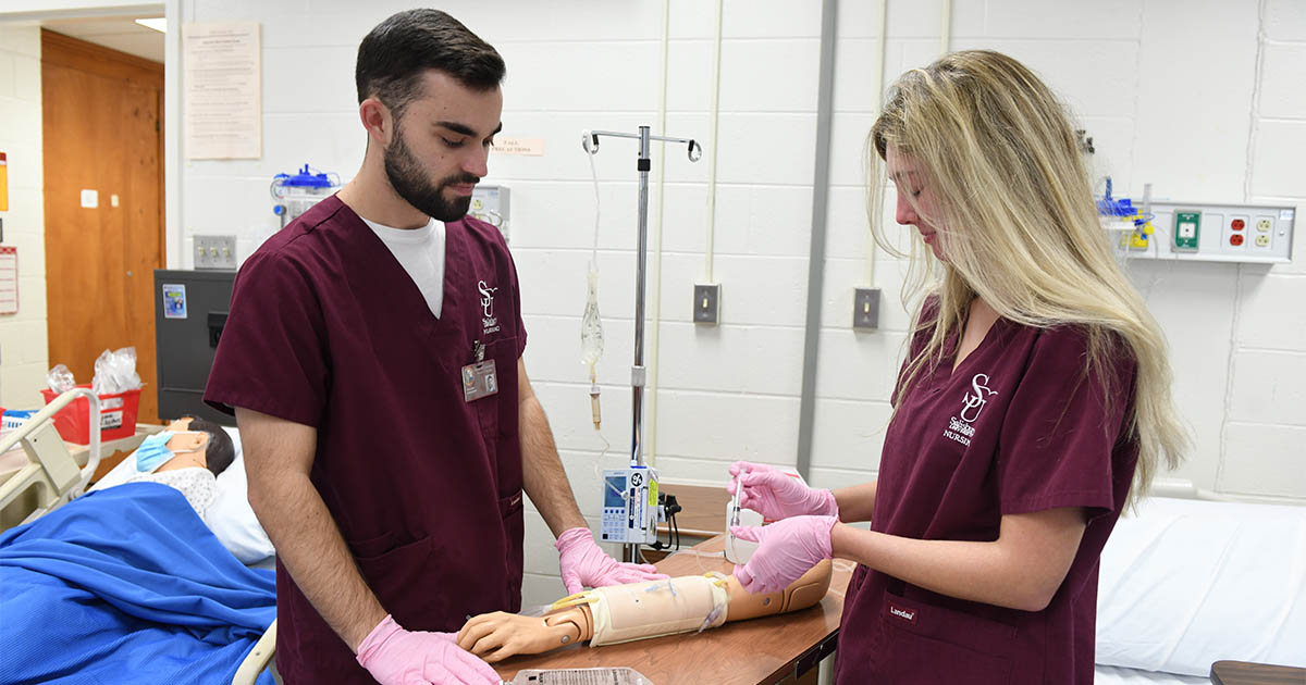 SU School of Nursing students